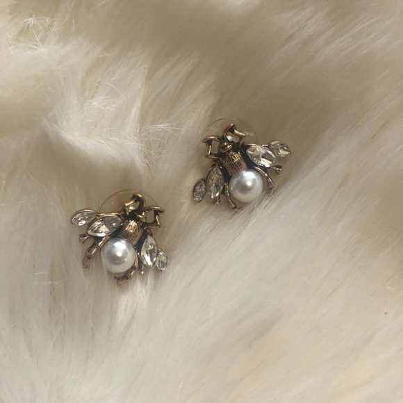 reimagined clothing co. Jewelry - Bee earrings gold color with rhinestones & pearls